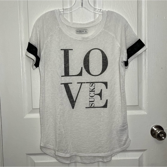 ABERCROMBIE & FITCH Black and White Love Sucks Ladies Short Sleeve Top | Large - Picture 1 of 5